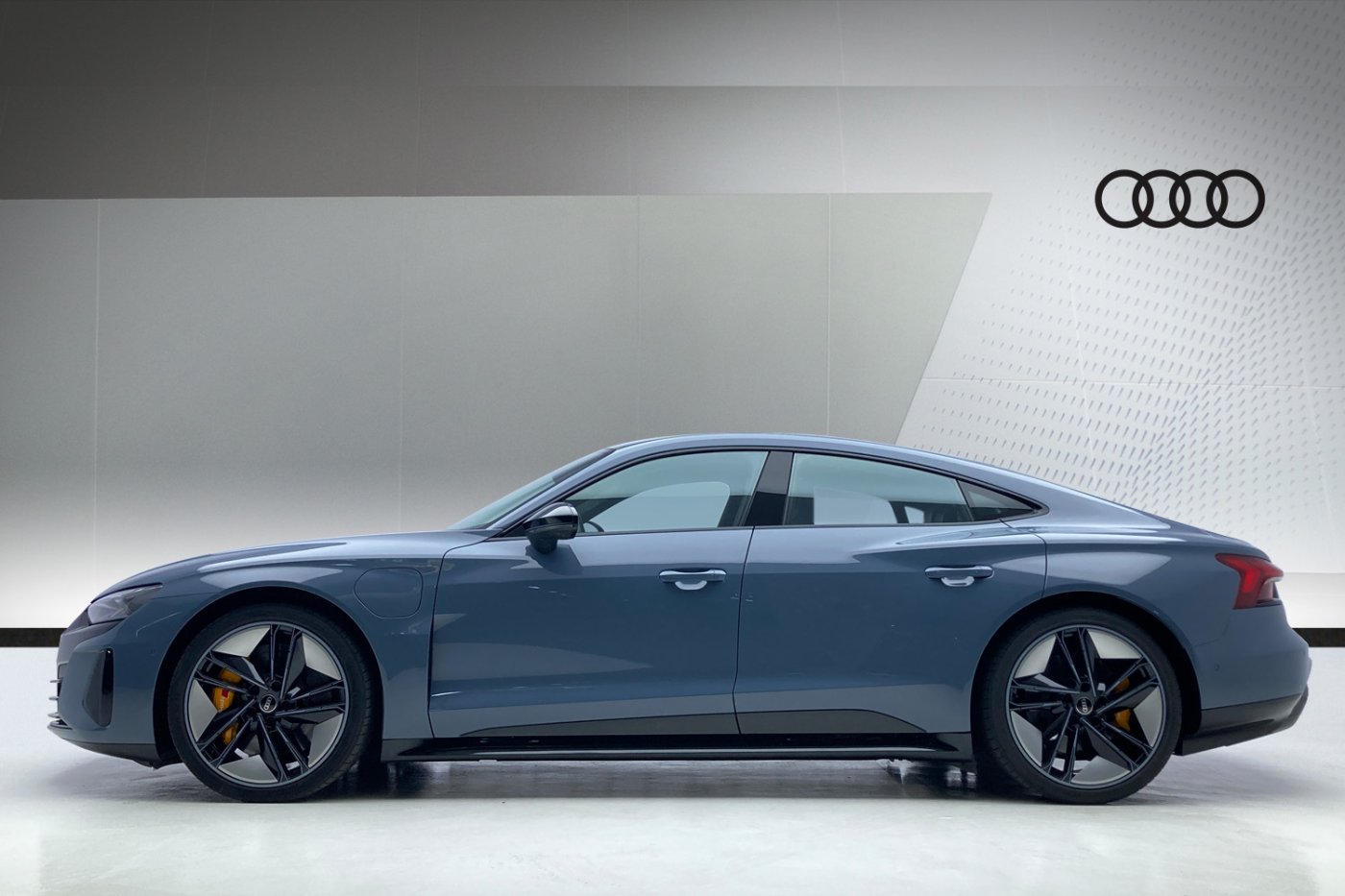 (646 Bhp) (REF #03273)